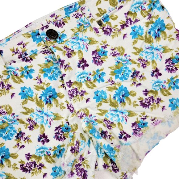 (Up To 50% Off SALE)  I Love Hate Floral Denim Shorts - Picture 3 of 3